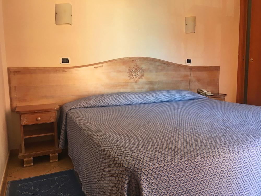 Hotel Delle Isole لا ماداّلينا المظهر الخارجي الصورة
