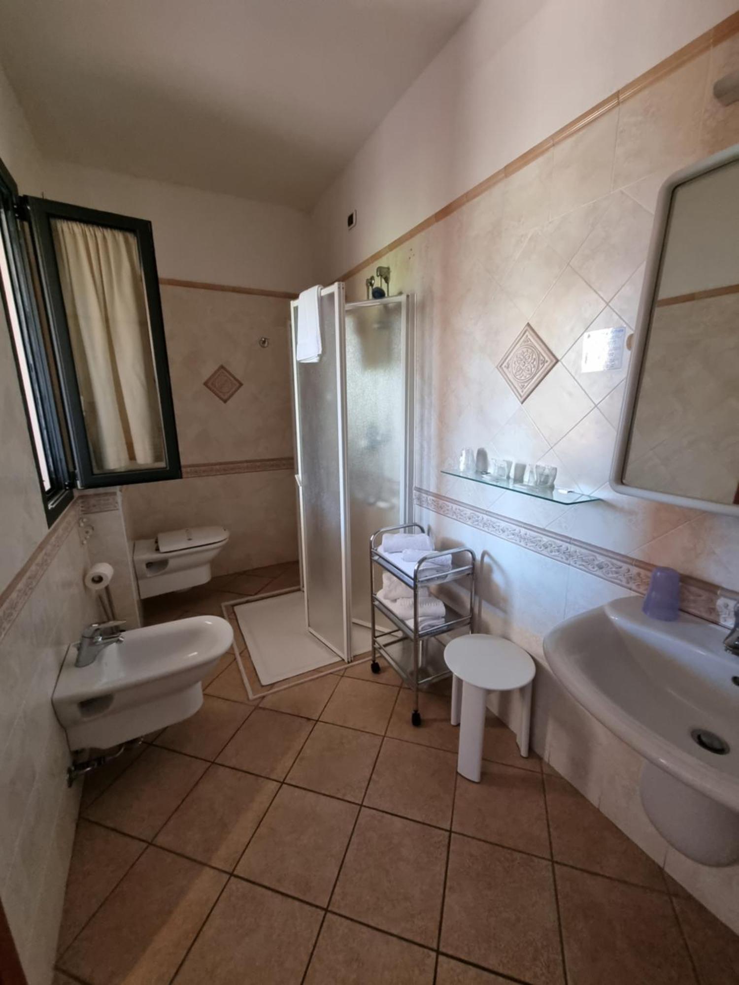 Hotel Delle Isole لا ماداّلينا المظهر الخارجي الصورة