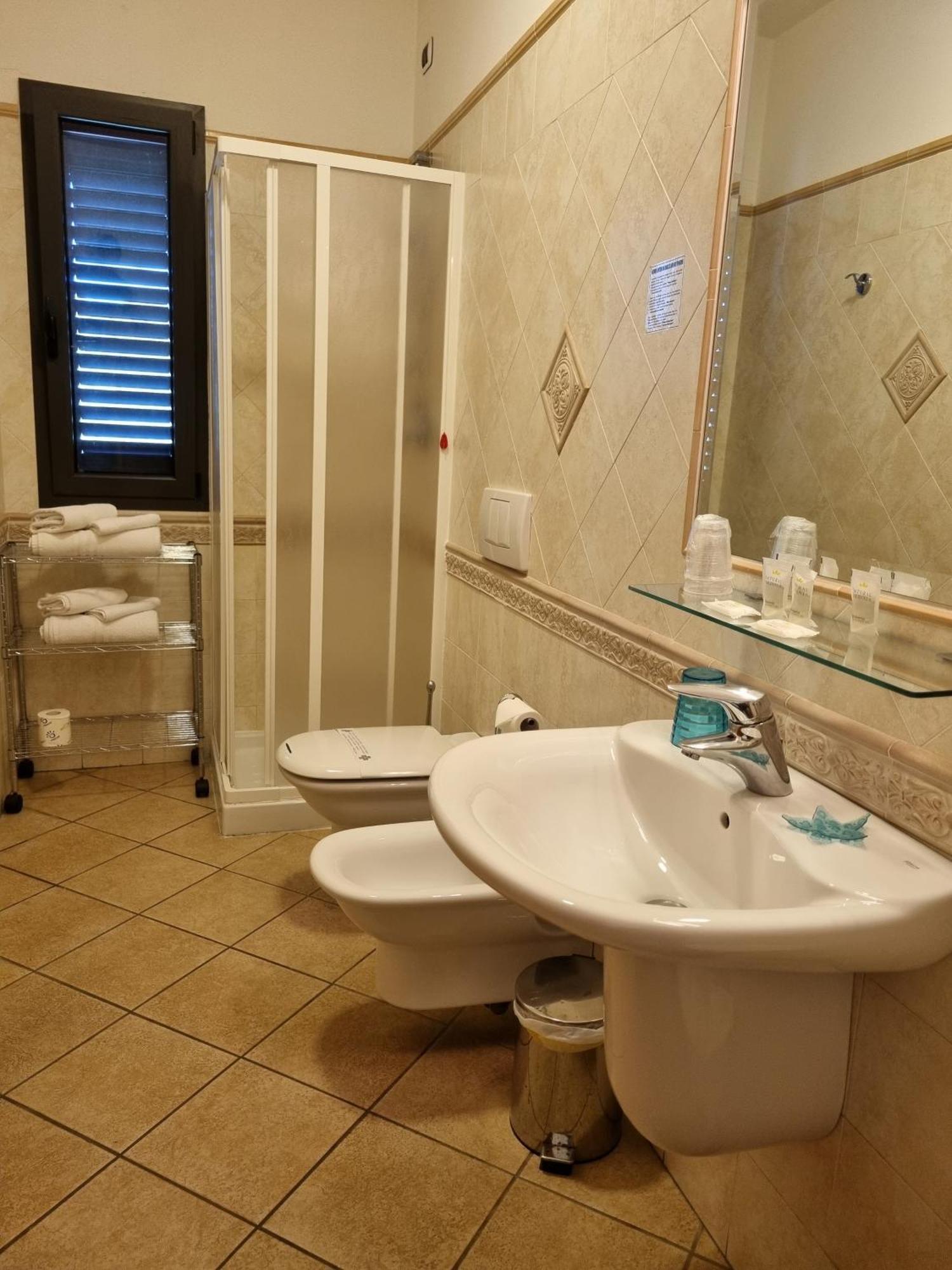 Hotel Delle Isole لا ماداّلينا المظهر الخارجي الصورة