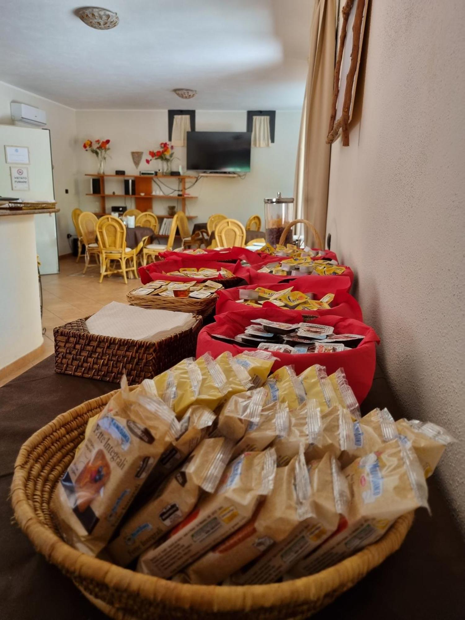 Hotel Delle Isole لا ماداّلينا المظهر الخارجي الصورة