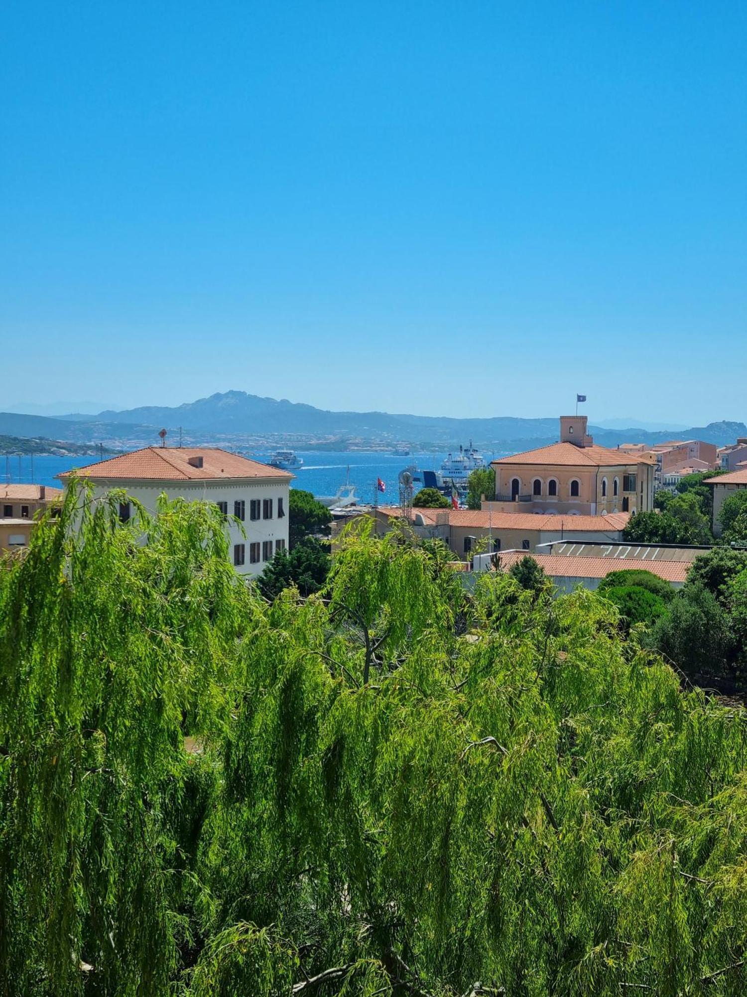 Hotel Delle Isole لا ماداّلينا المظهر الخارجي الصورة