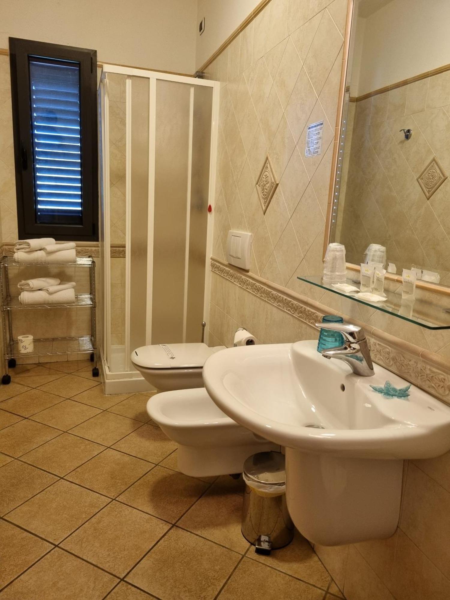 Hotel Delle Isole لا ماداّلينا المظهر الخارجي الصورة