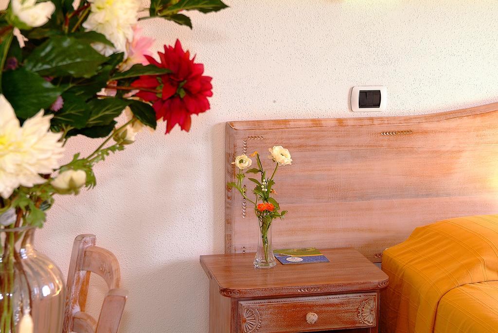 Hotel Delle Isole لا ماداّلينا المظهر الخارجي الصورة